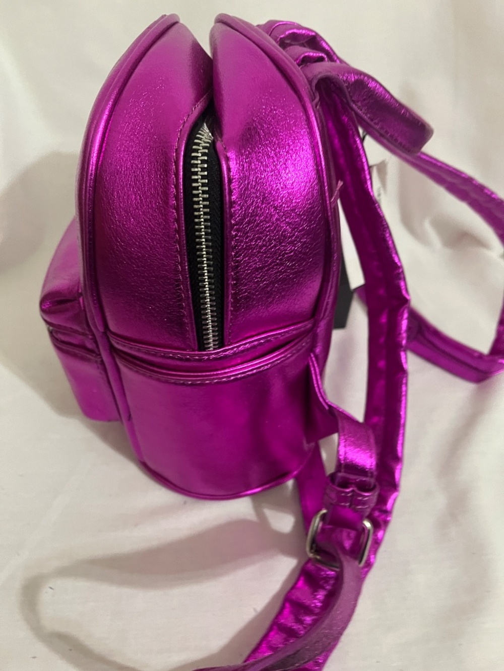 Street Level Fuschia Backpack - Picture 4 of 7